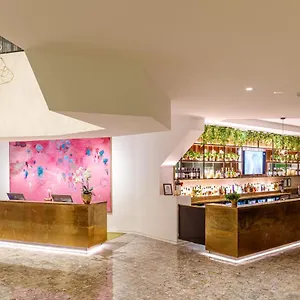 Hotel Eatons Hill, Brisbane